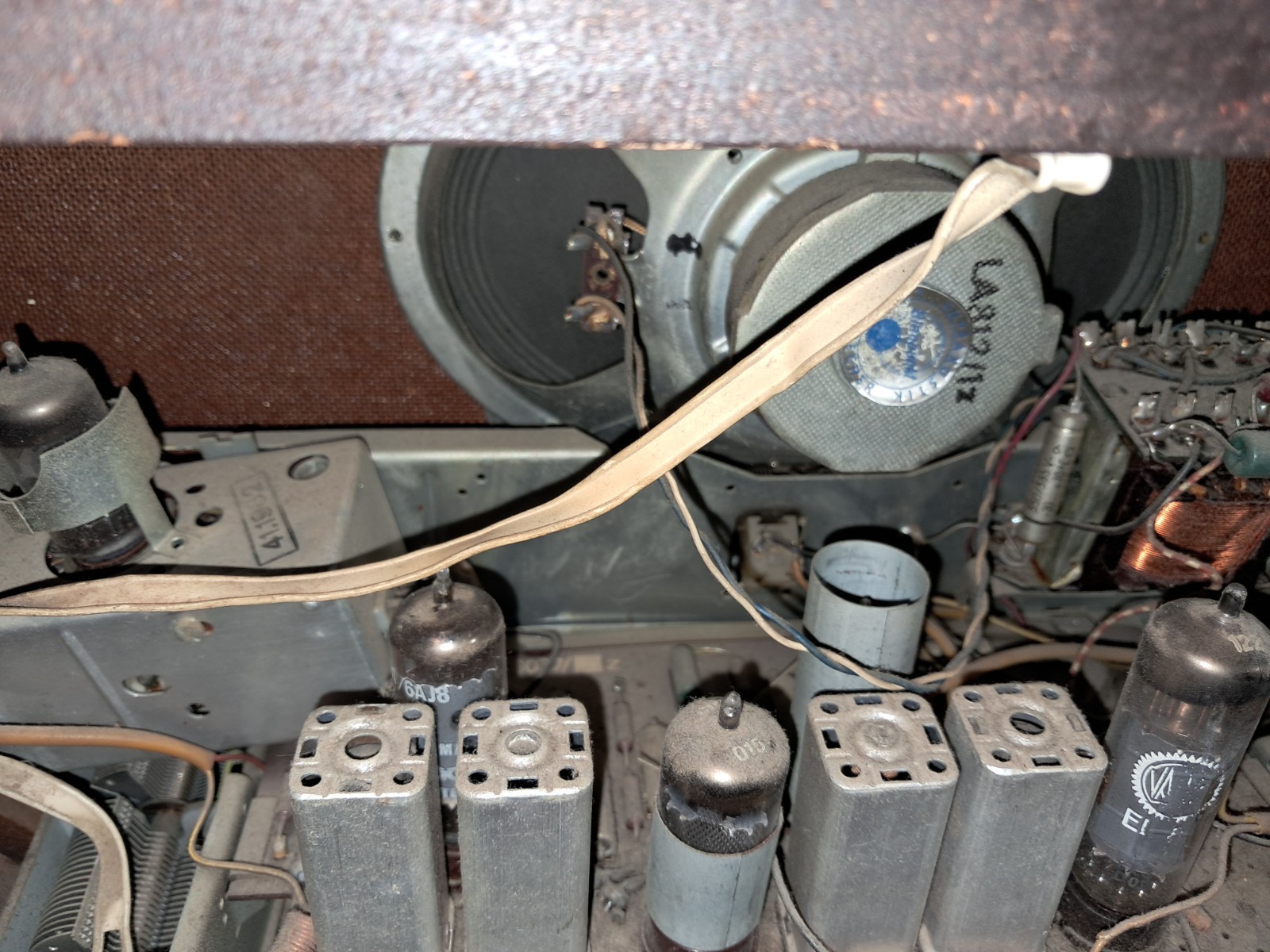 Vintage Blaupunkt Verona 20103 German Tube Radio AM/FM/SW - 1960's --- WORKS ---