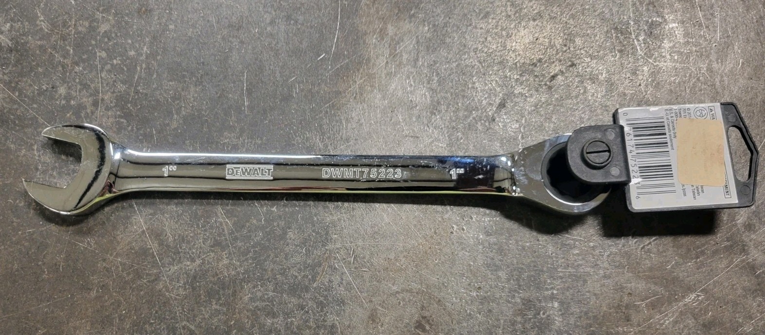 DEWALT Long Panel 1" Ratcheting Combination Wrench SAE *DWMT75223OSP