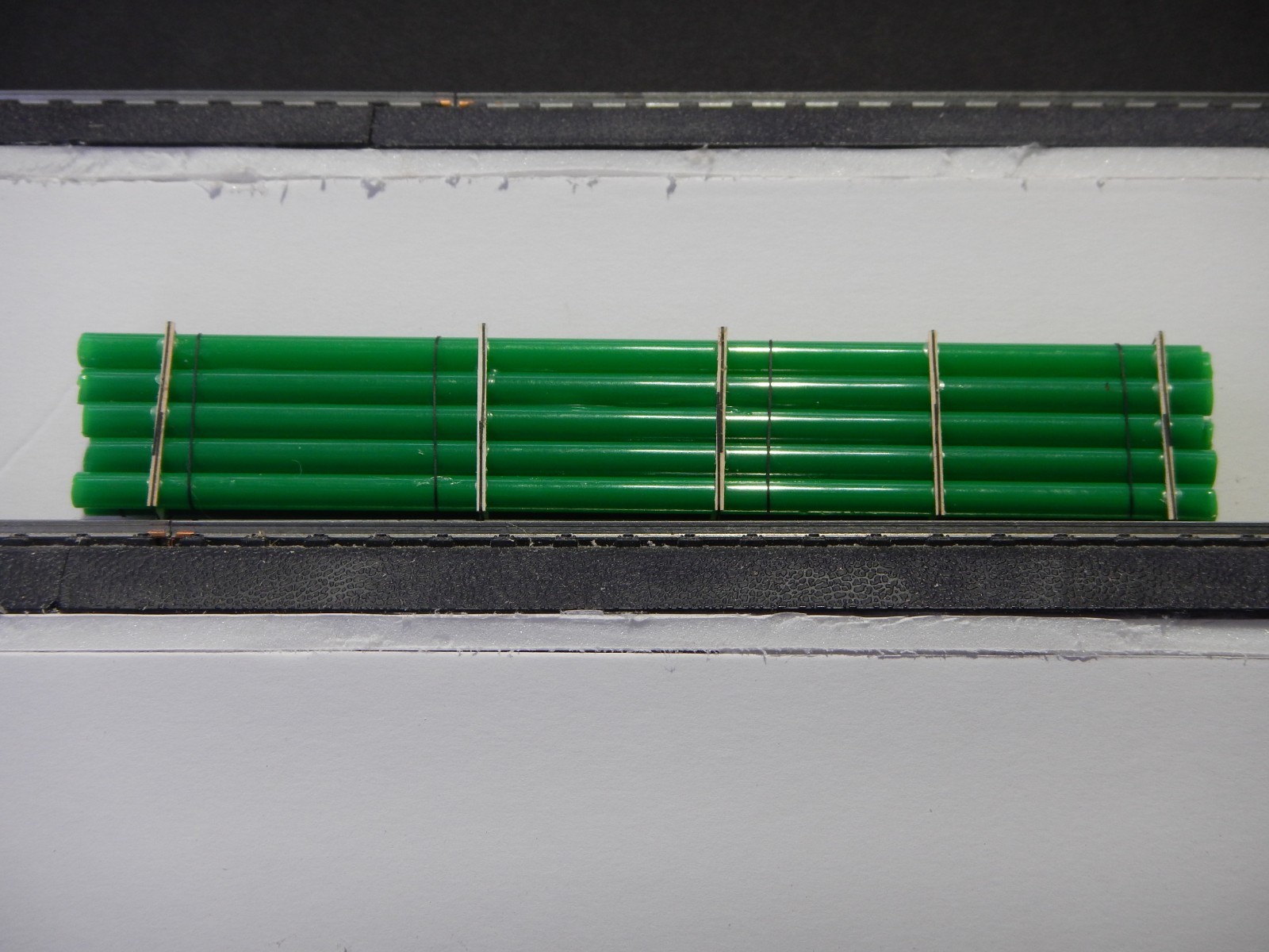 Pipe Load for HO Scale Bulkhead Flat Car