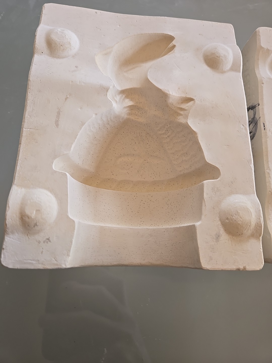 Alberta's #669 Slip Mold Fish Top Stien