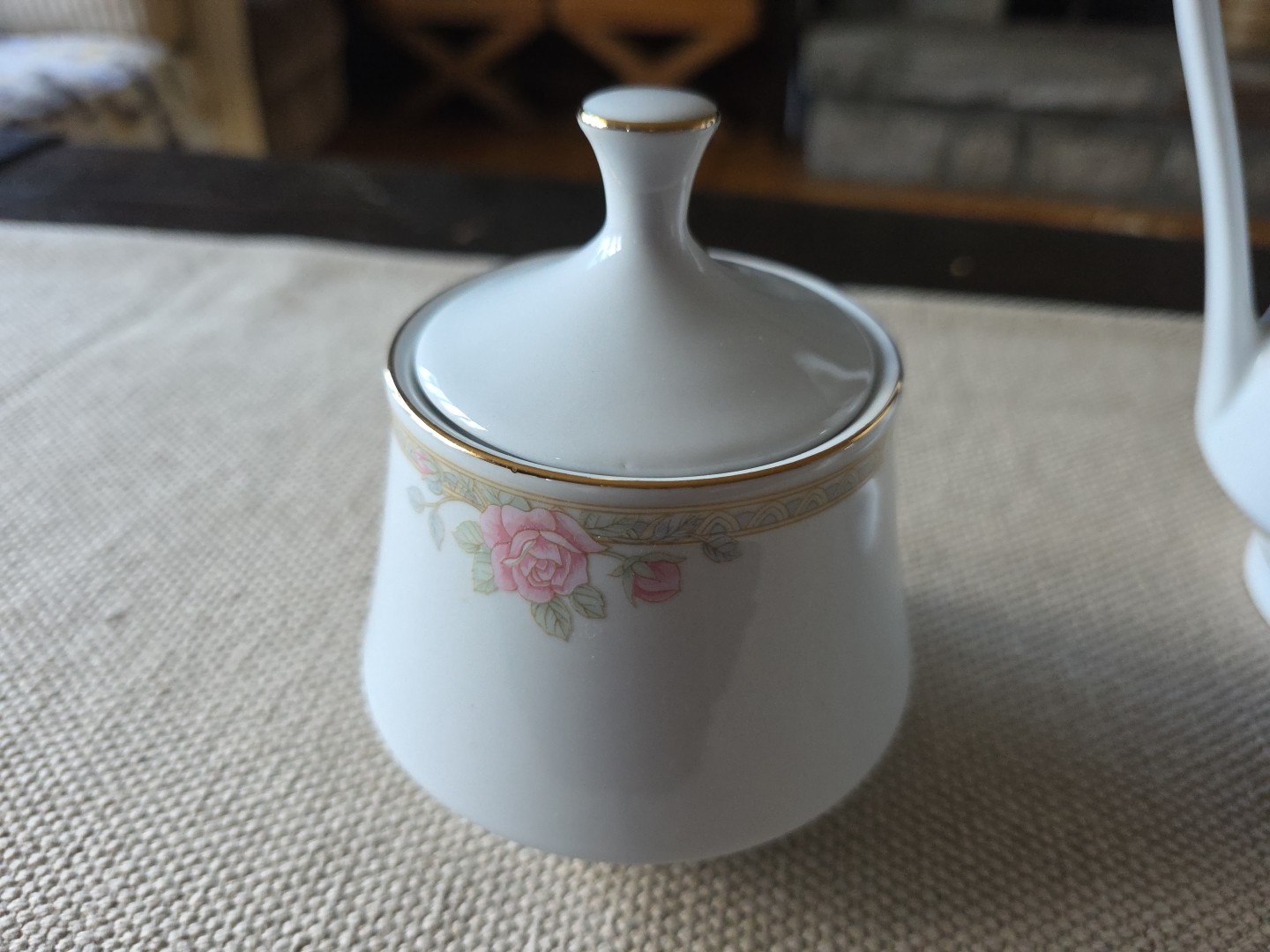 Crown Ming Fine Jian Shiang Christina Pattern Fine China Tea Pot, Sugar, Creamer