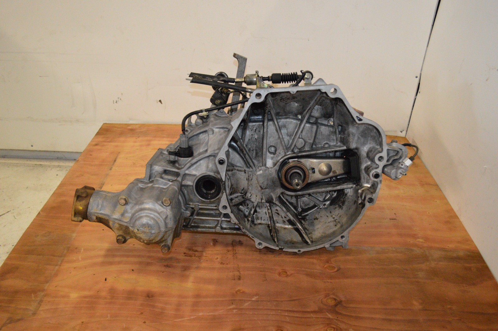 JDM 2002-2006 HONDA CR-V 5-SPEED 2.4L AWD MANUAL TRANSMISSION