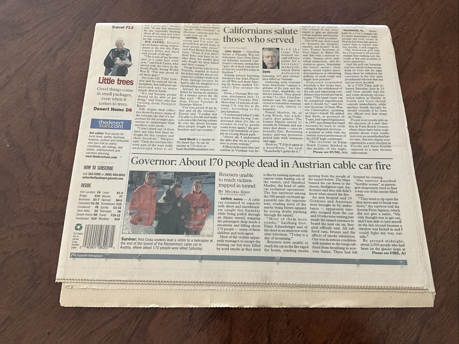 John Finn SIGNED Newspaper DESERT SUN Nov 12, 2000. WWII MOH Pearl Harbor