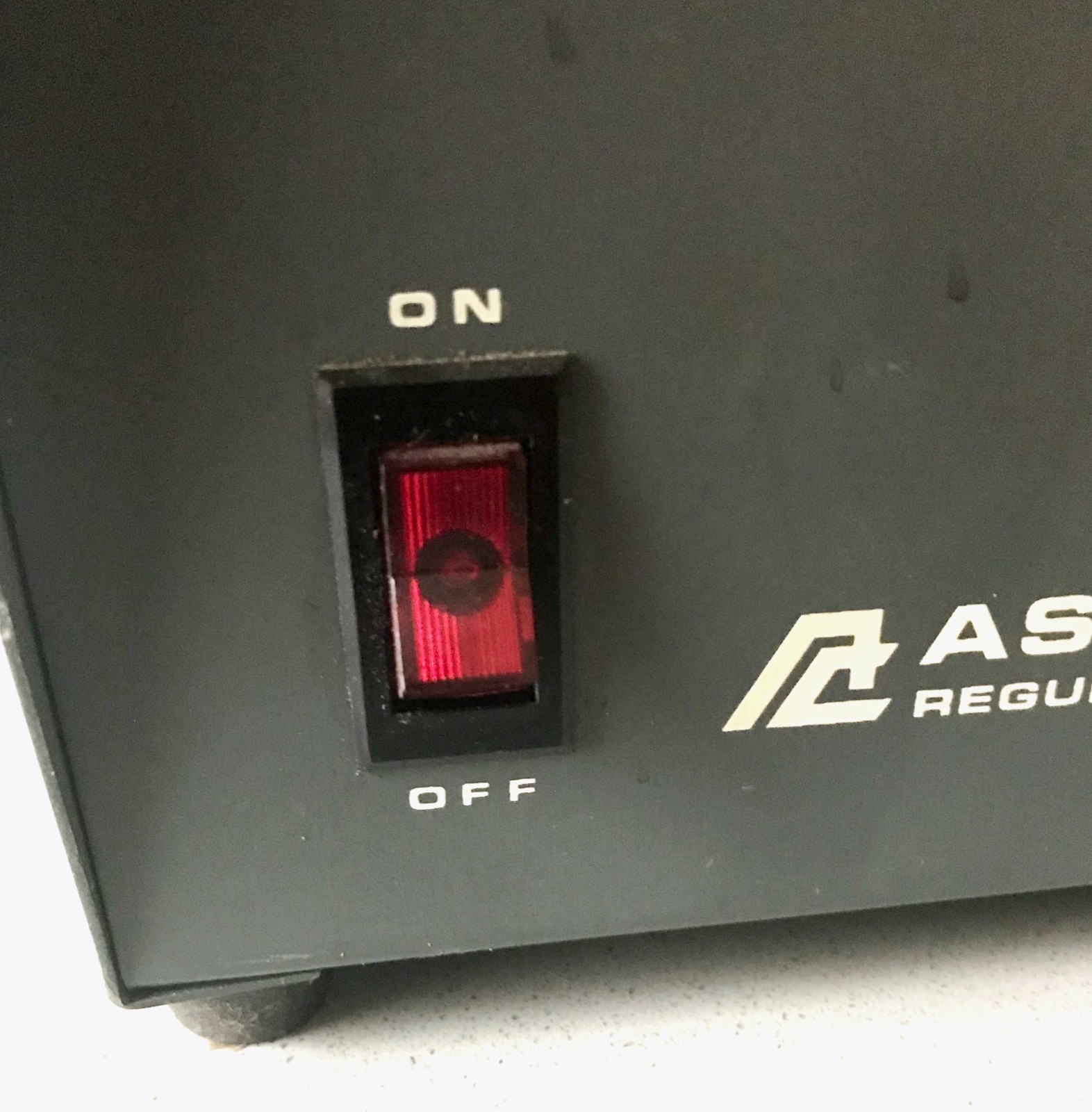 ASTRON RS-20A Regulated 13.8 VDC—20 Amp POWER SUPPLY Ham Radio NOT FULLY TESTED