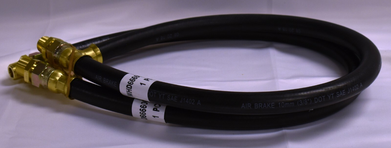 MAXX HD COMMERCIAL TRUCK 3/8 INCH RUBBER AIR BRAKE HOSE PAIR - 28 INCHES LONG