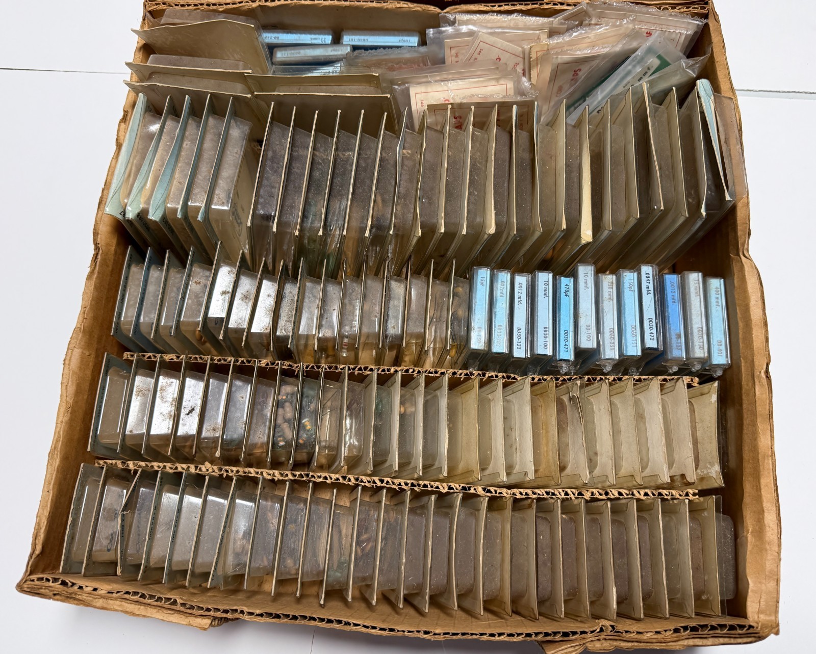 290 Packages NOS Centralab Ceramic Disc & Ceramic Tubular ‘Dogbone’ Capacitors