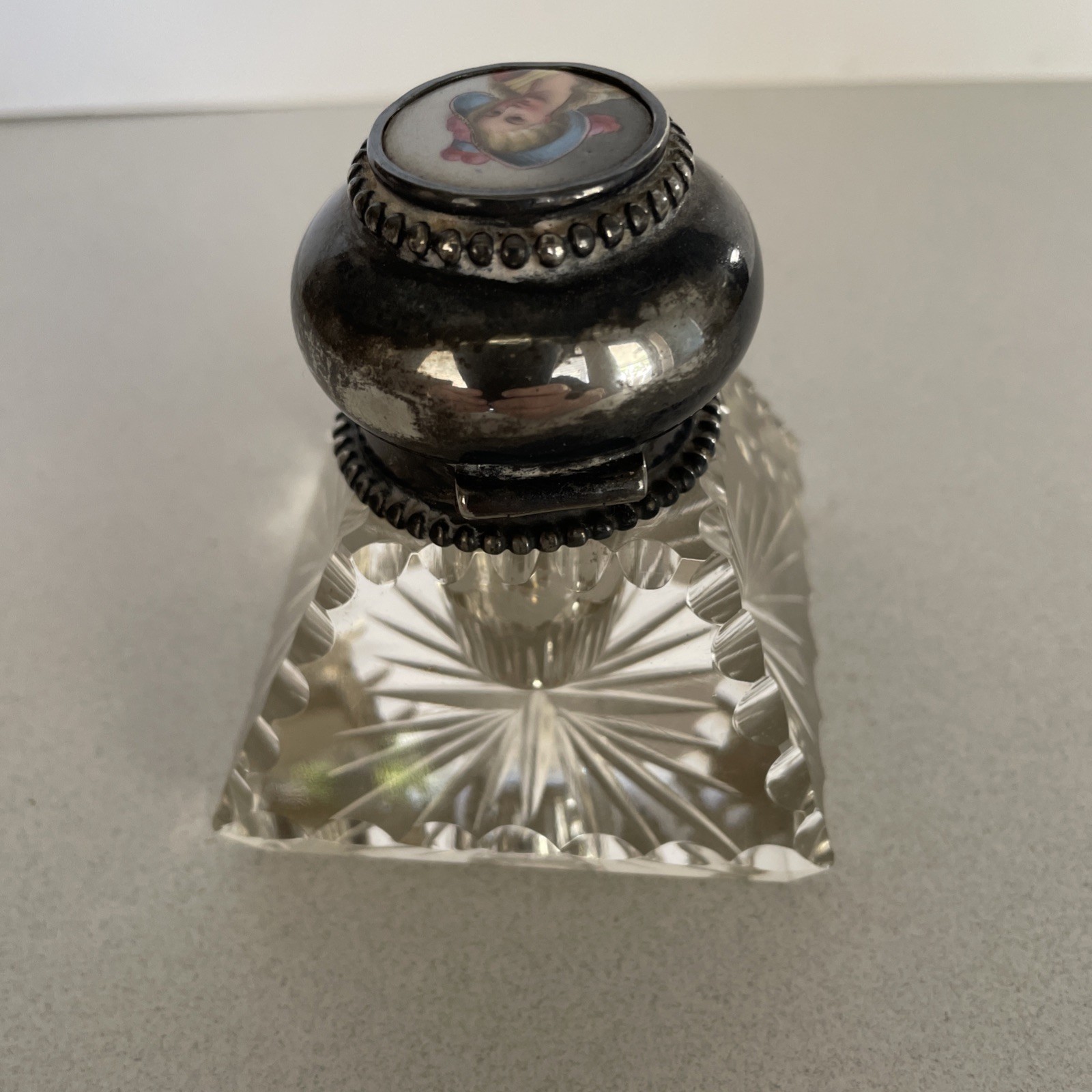 ANTIQUE RARE STAR CUBED CUTBASE SILVER VICTORIAN LADY TOP HINGED SILVER INKWELL