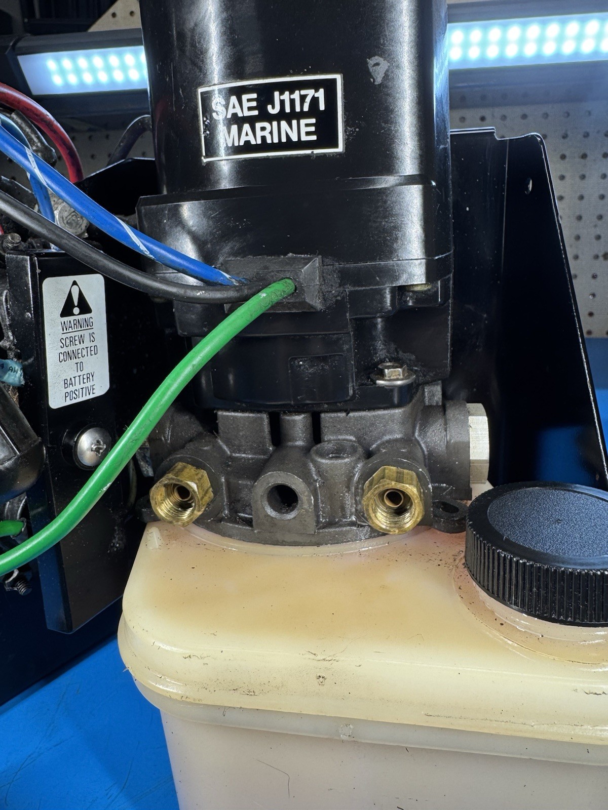 MerCruiser Alpha One Gen 2 Trim Tilt Pump