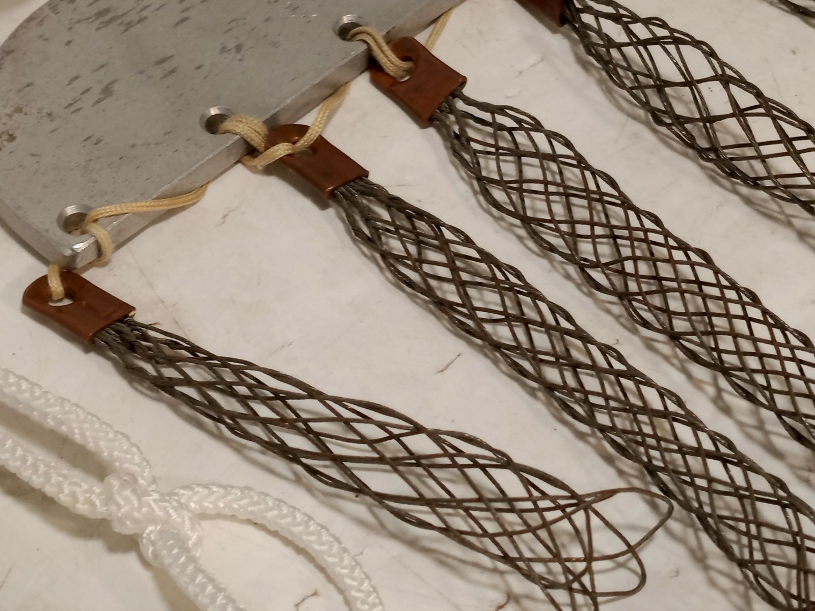 OSI finger trap traction set w/ table rail clamps, plates, 4 traps lot