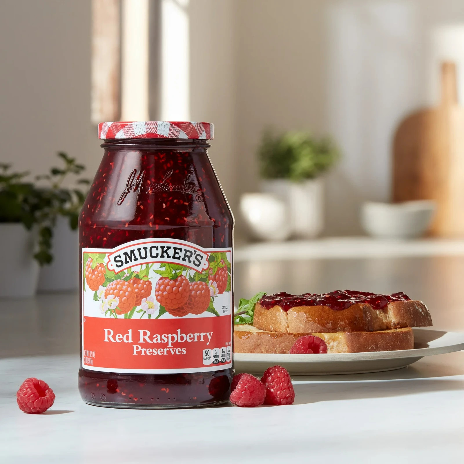 Smucker's Red Raspberry Preserves, 32 oz