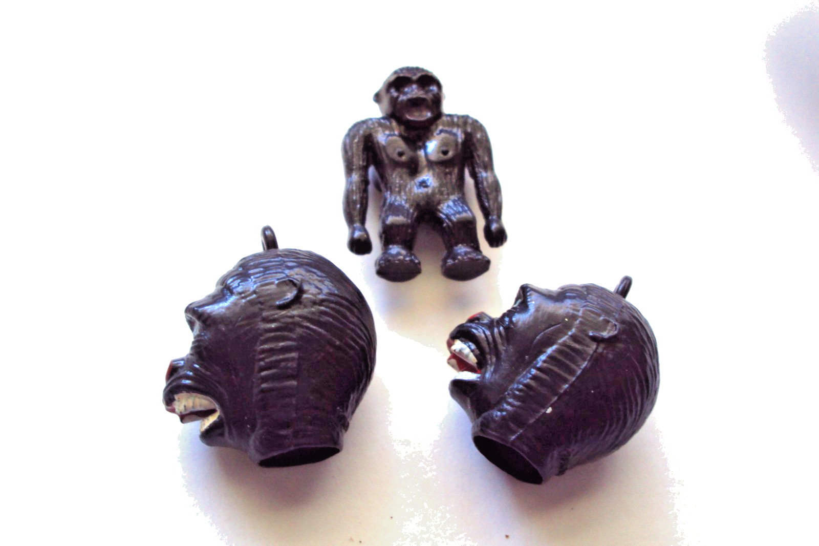 Vtg Gumball Charm Cracker Jack 60's HK KING KONG/ GRANDSON OF KONG vending toy