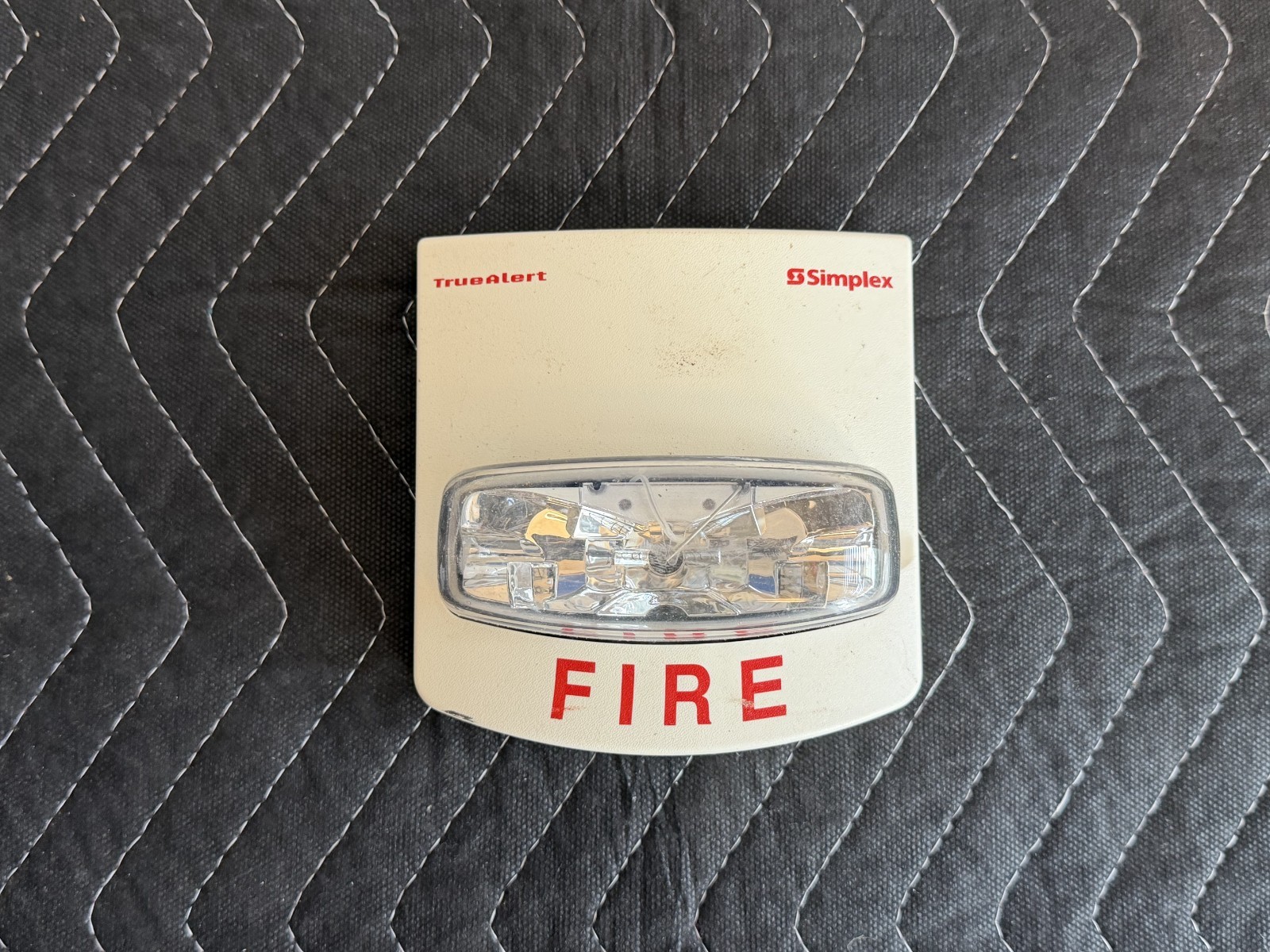 Simplex 4906-9103 Fire Alarm Strobe White Wall Mount USED