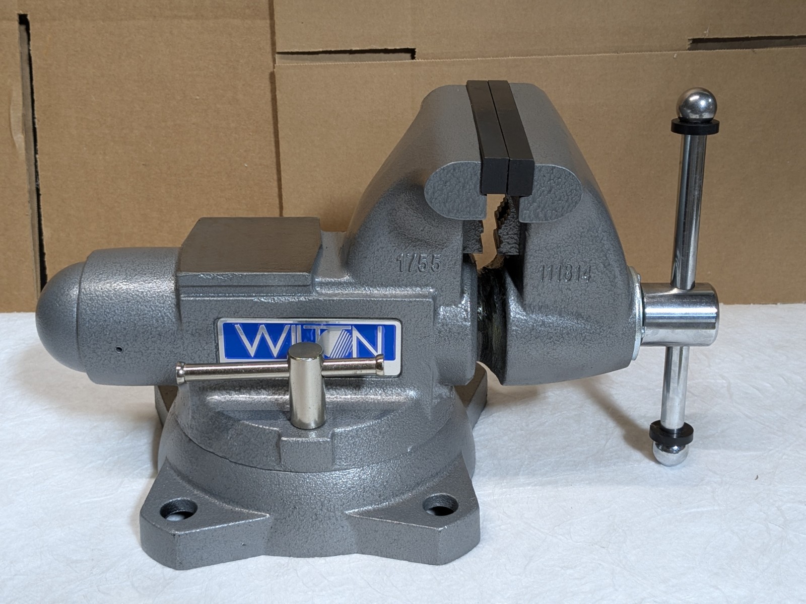 Wilton Tradesman Bench Vise w/ Swivel Base 5-1/2" Jaw Width 5" Opening Capacity