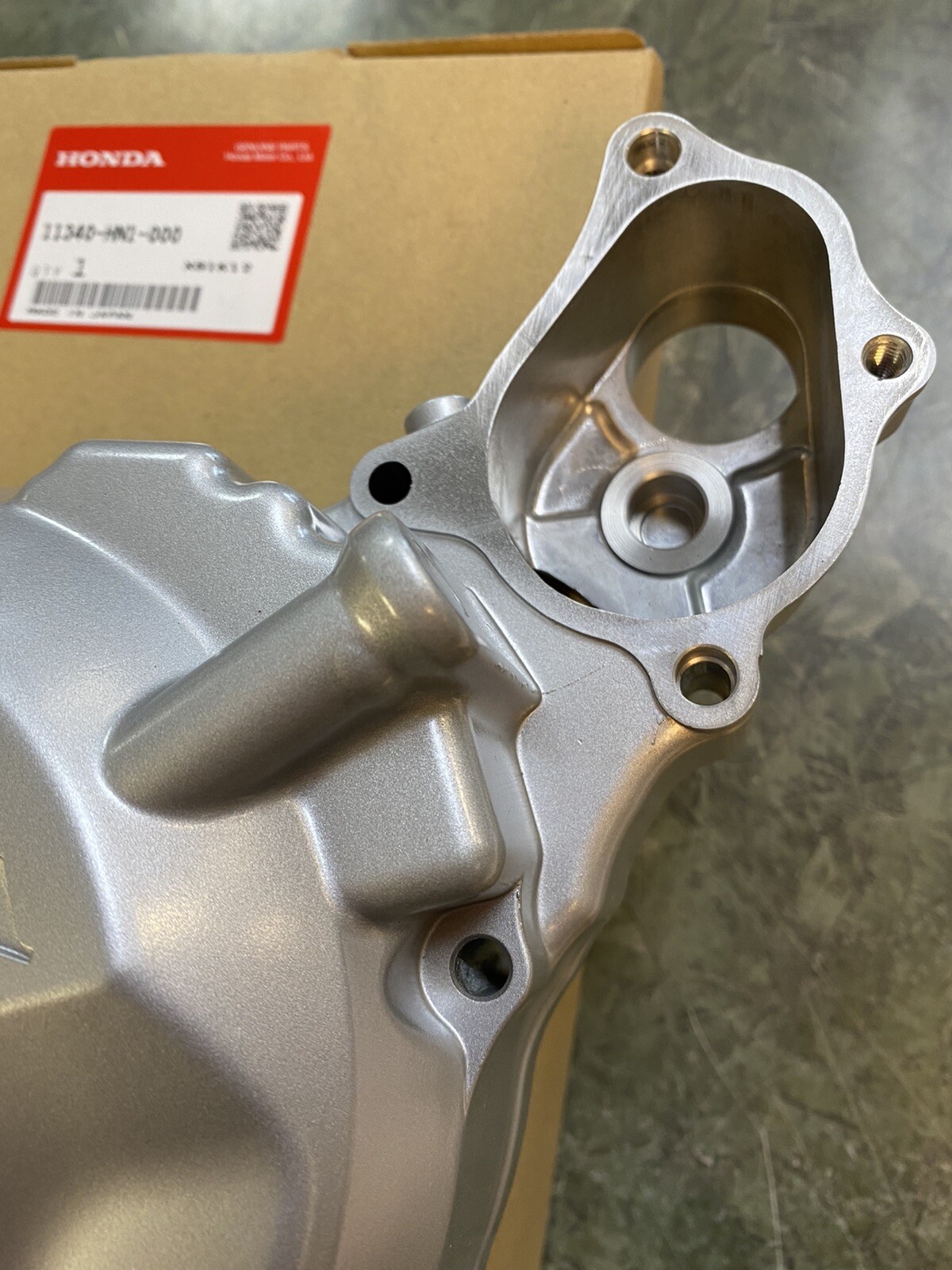 1999-2007 Honda TRX400EX Left Crankcase Stator Magneto Cover OEM 11340-HN1-000