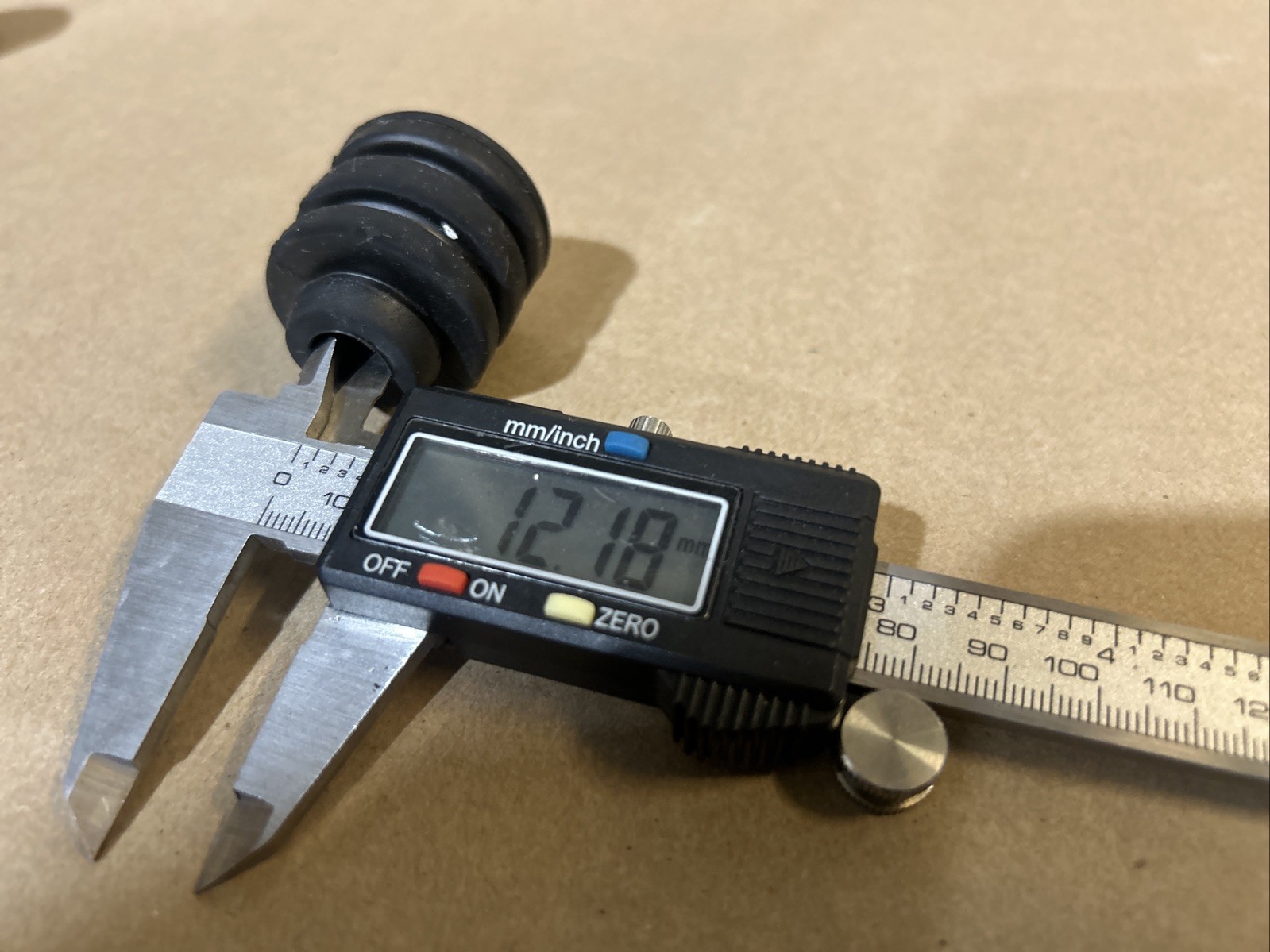 Refrigeration Compressor Mounting Rubber Damper Grommets Lot of 4