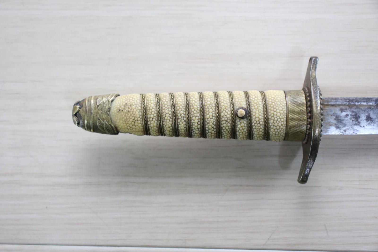 WWII Japanese Navy Dirk Mid War Brass Fittings Resin Handle 8" Blade J30