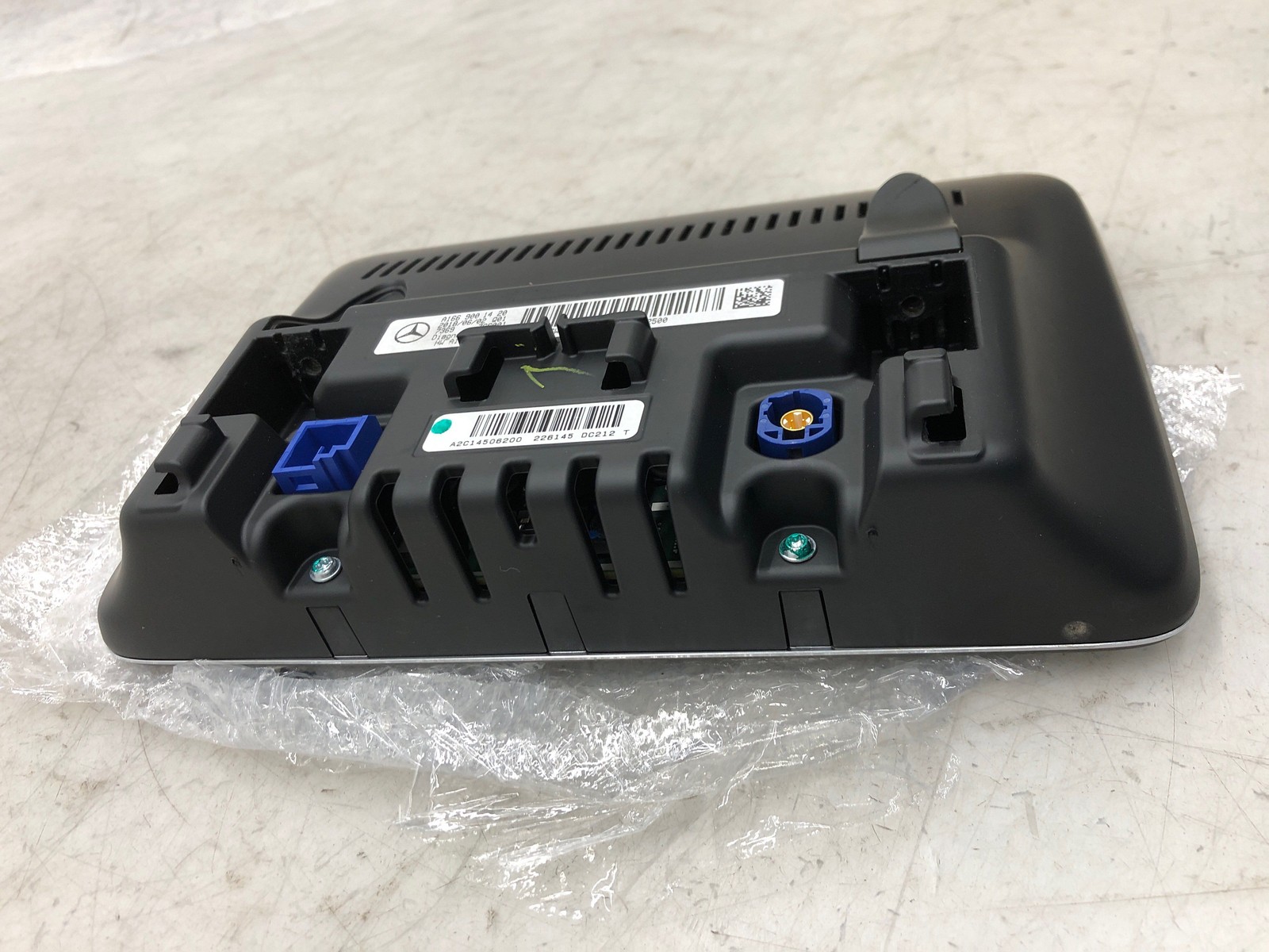 2016-2019 MERCEDES GLS 450 W166 FRONT DASH NAVI RADIO DISPLAY SCREEN 1669001420