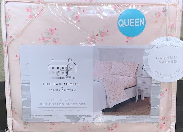THE FARMHOUSE by Rachel Ashwell Queen Sheet Set Pale Pink with Roses & Hearts