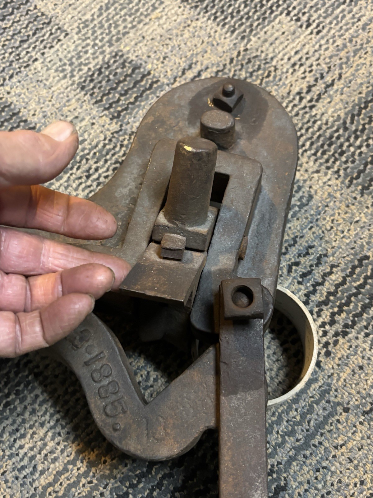 WINDMILL WATER WELL PIPE DOG PULLER antique vintage PAT 1885 GOOD CONDITION!!!