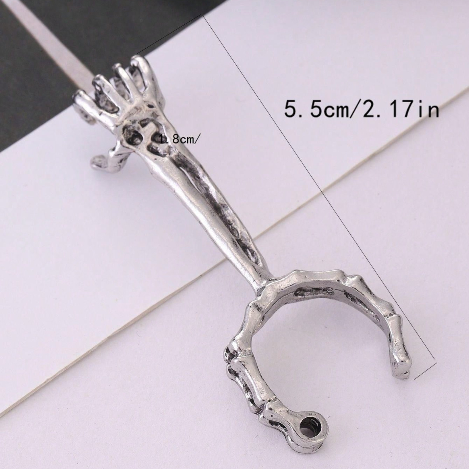 Cigarette Finger Clip Ring Holder Skelton Hand Cigar Holder Smoking Accessory