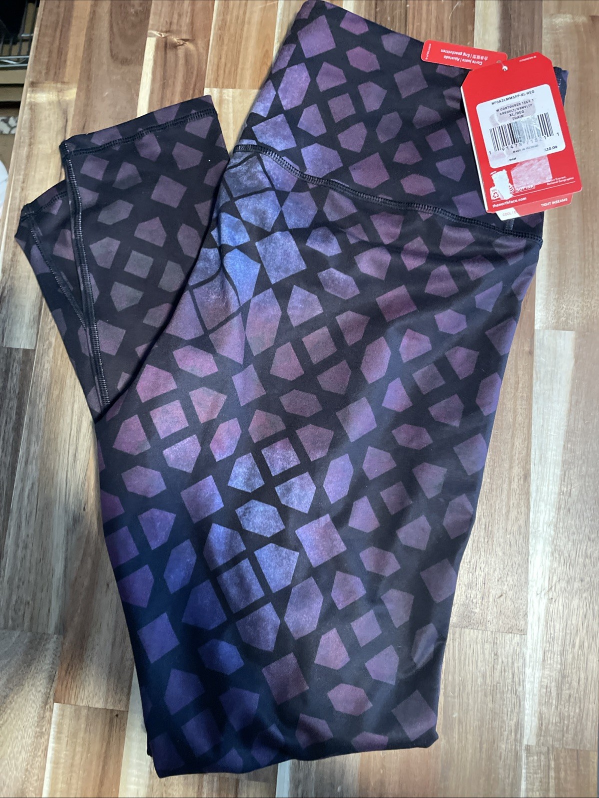 NWT THE NORTH FACE Contoured Tech train leggings, XL $110