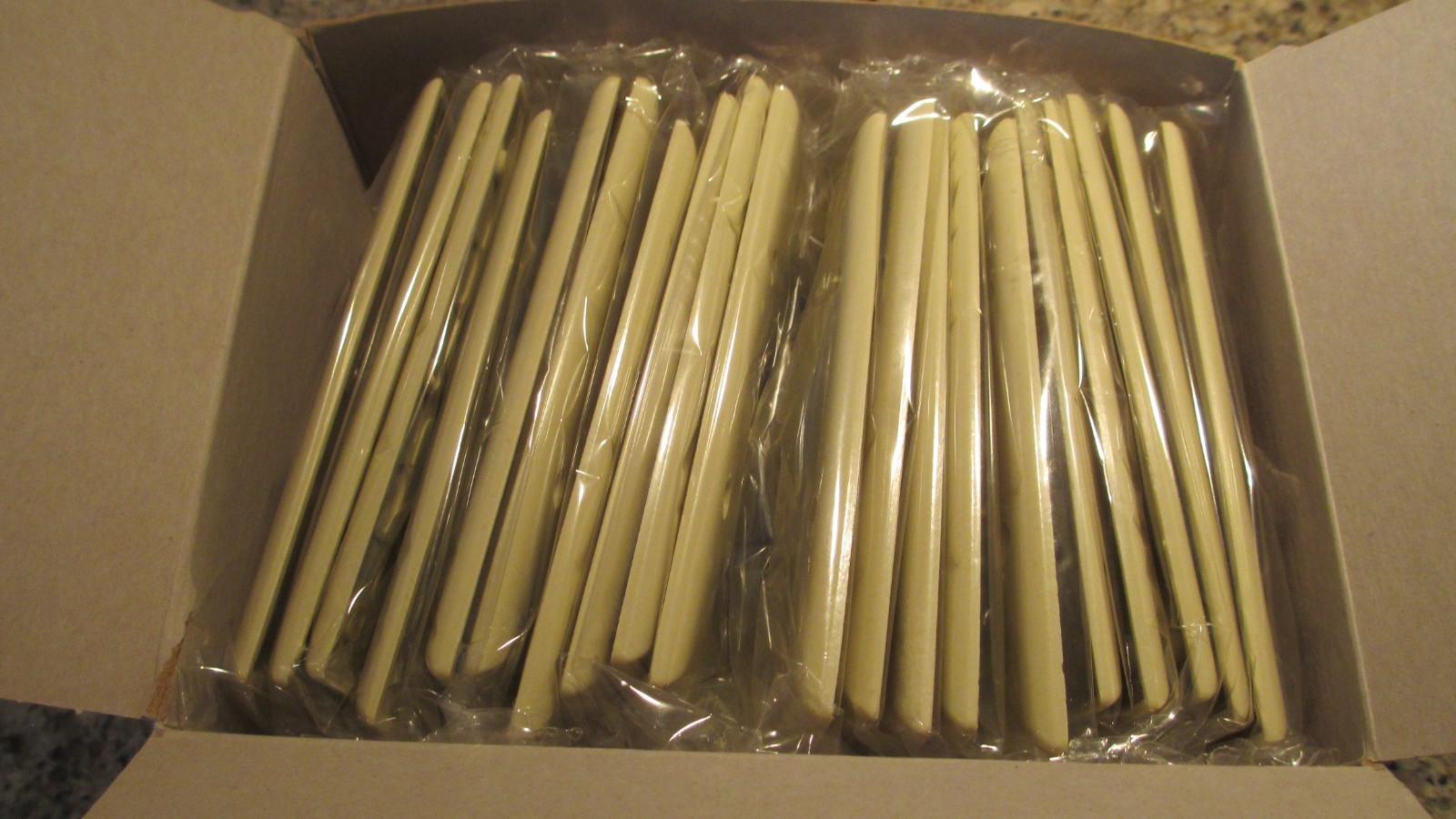 Pass & Seymour, Box of 20, SP262-IU, Ivory 2 Gang Plastic Wall Plates