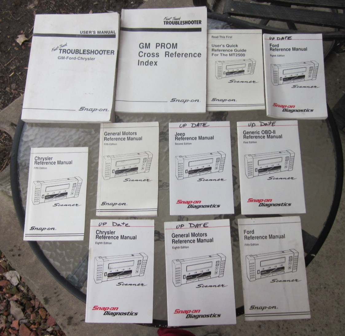 Snap-On MT2500 Super Deluxe Diagnostic Scanner Keys Cartridges Manuals Case