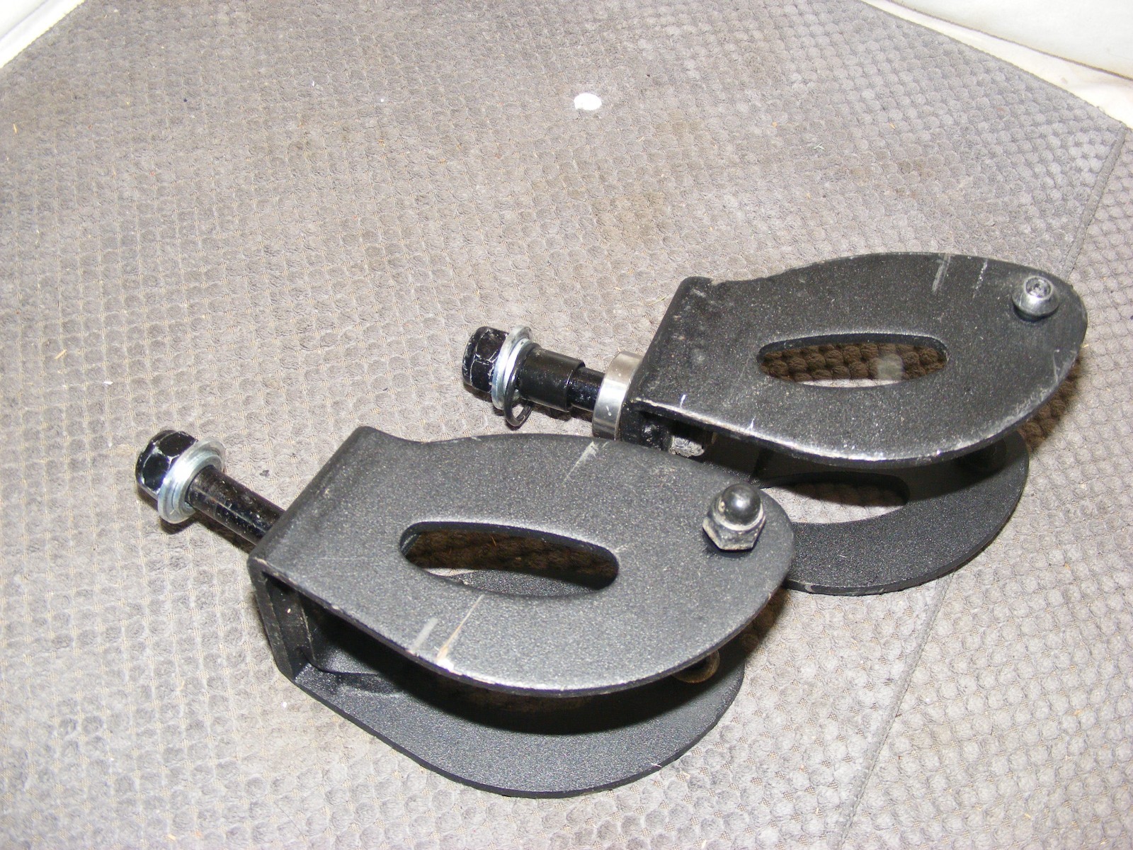 MERITS VISION SUPER P3271-ARMUB MOBILITY CHAIR & MORE PAIR OF CASTER WHEEL FORKS