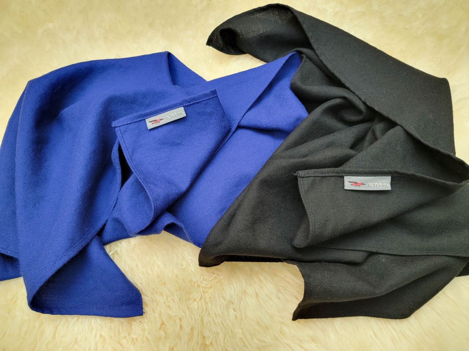 TOM BIHN (USA) Retired Shepherd's Wool Utility Cloth Bundled Lot (2) ~ Size S