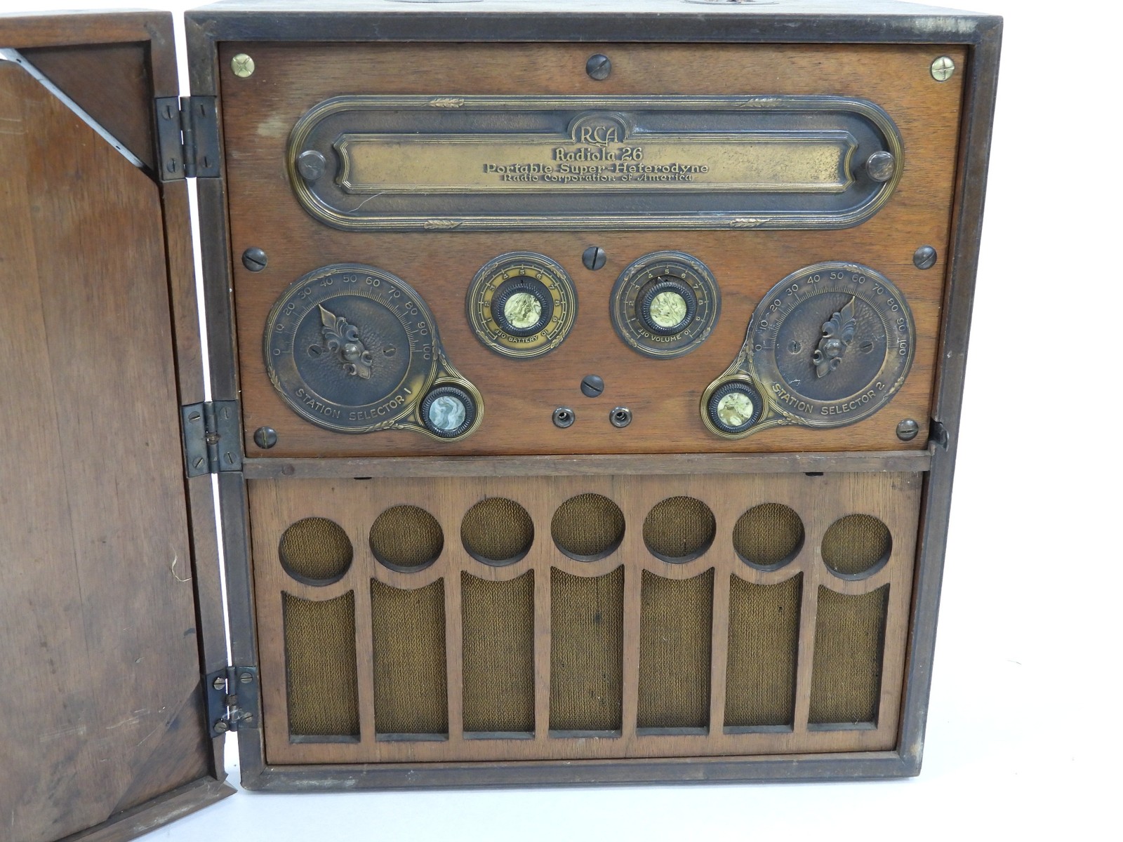 RCA Radiola 26 Vintage Super-Hetrodyne Broadcast Tube Radio w/ Tubes (nice)