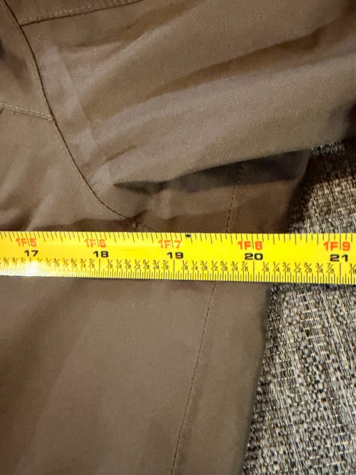 Helly Hansen Shell Rain Jacket Brown w/ Pink Feather Detail Youth Sz L Women’s S