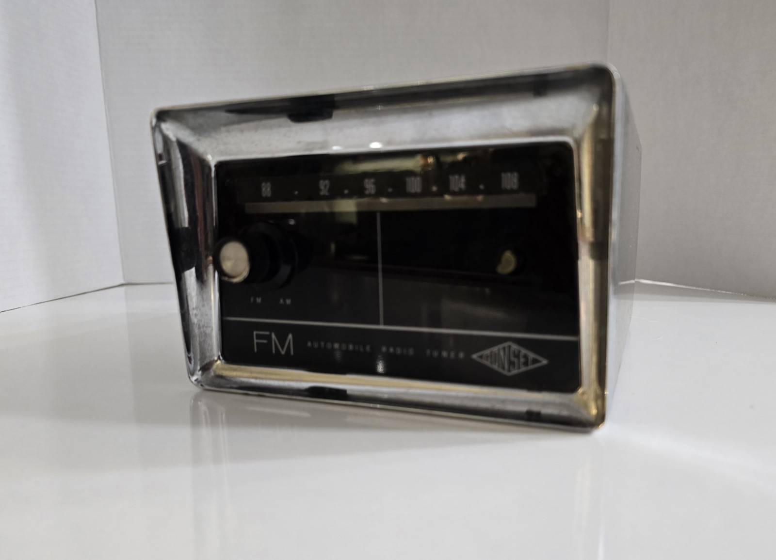 Gonset Antique Car Vacuum tube FM Radio Tuner. Very Rare