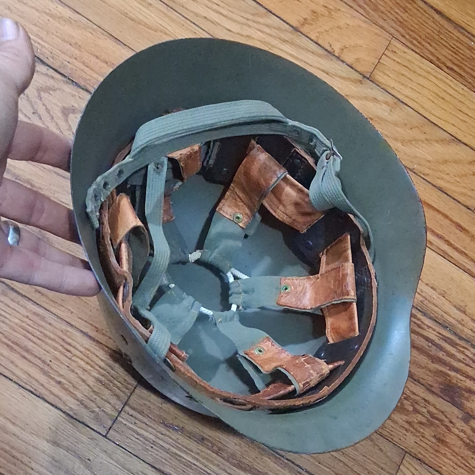 Rare 1942 WW II Spanish Modelo Z Steel Helmet w/ Liner Militaria Collectible