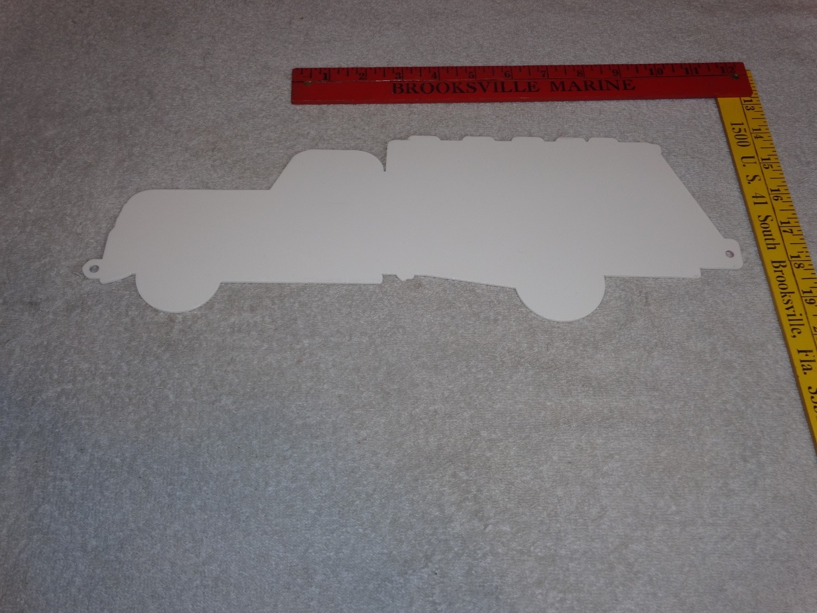 VINTAGE TEXACO PETROLEUM CO. TRUCK 16" METAL SERVICE STATION GASOLINE & OIL SIGN