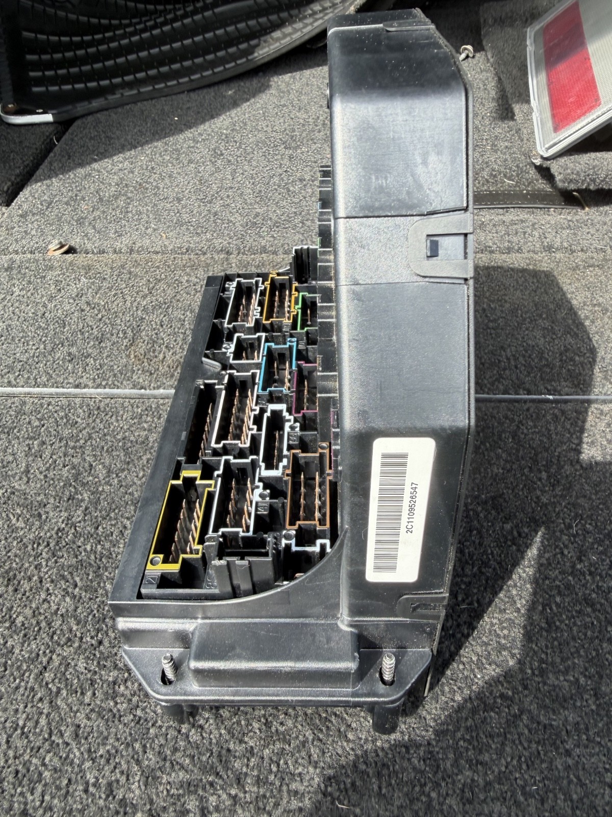 2010-2012 Mercedes-Benz E350 Front SAM Relay Fuse Box OEM 2129004911