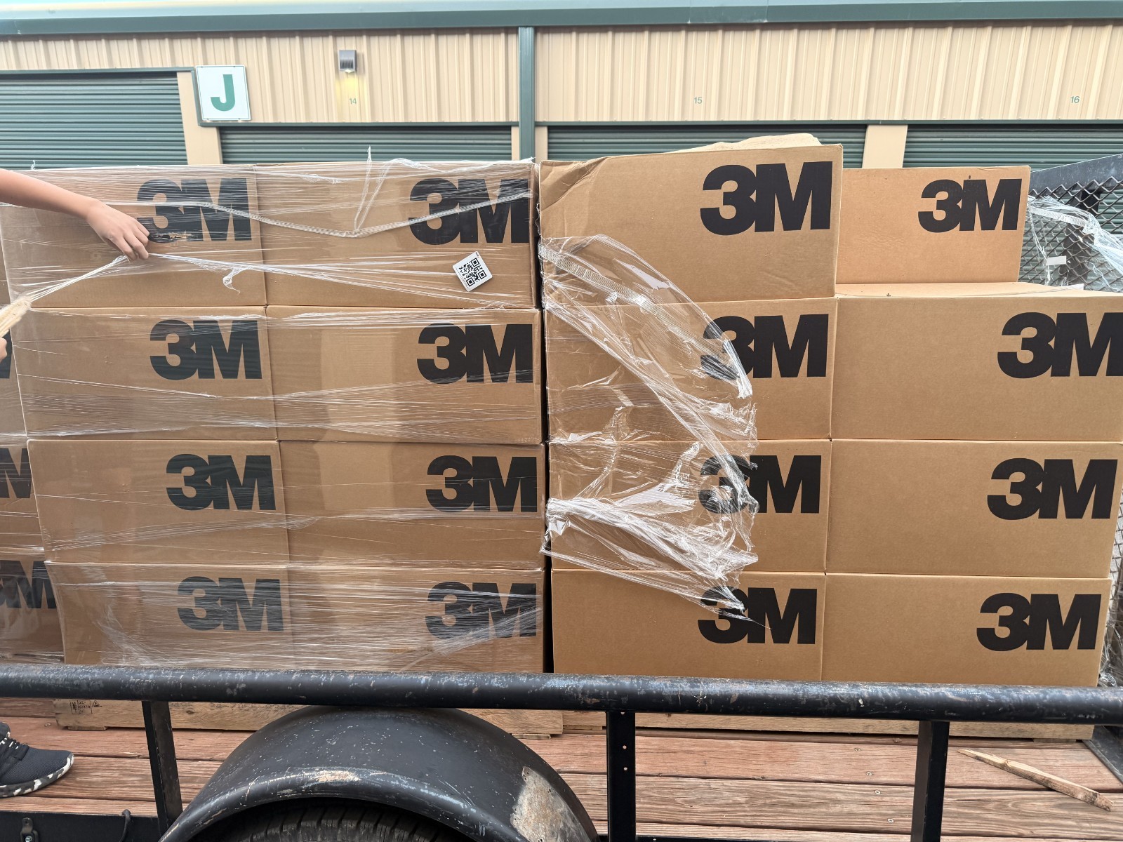 Case of 440 3M Aura N95 1870+ Respirator and Surgical Face Masks, Exp. 2027-01