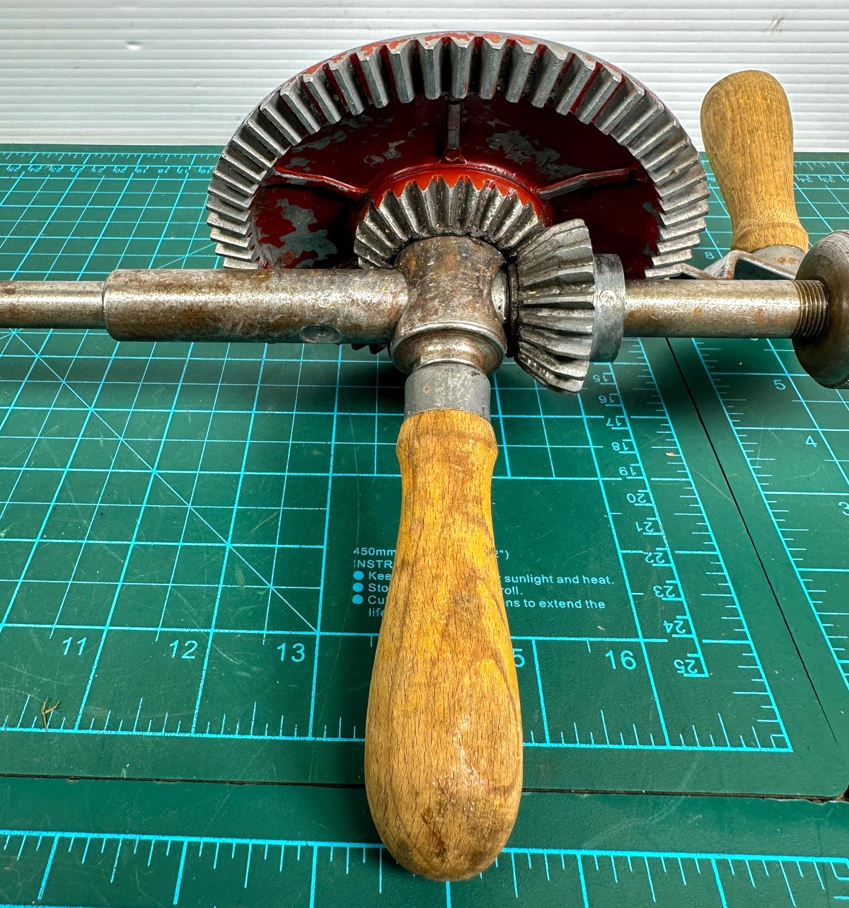 Vintage Hand Crank Eggbeater Shoulder Brace Drill Tool A218 Red Made In USA