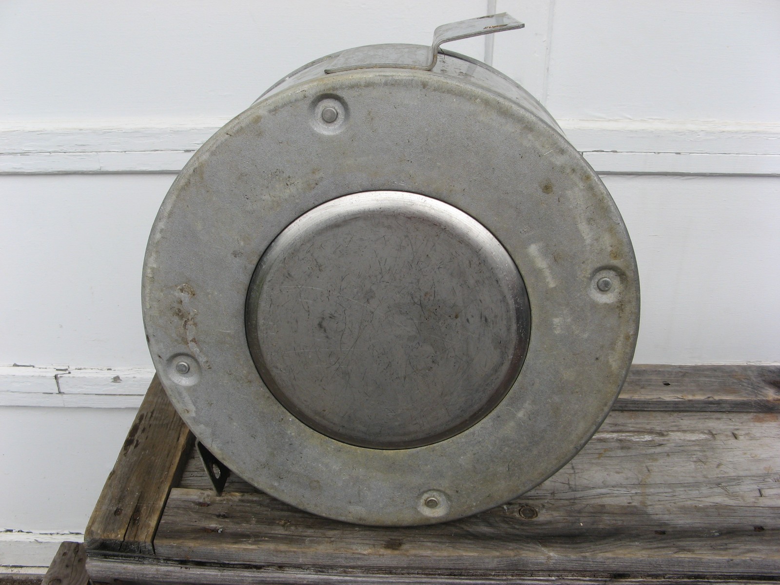 NELSON 560-SE 13qt. HORSE FEEDER Corner-Mount Stainless Steel