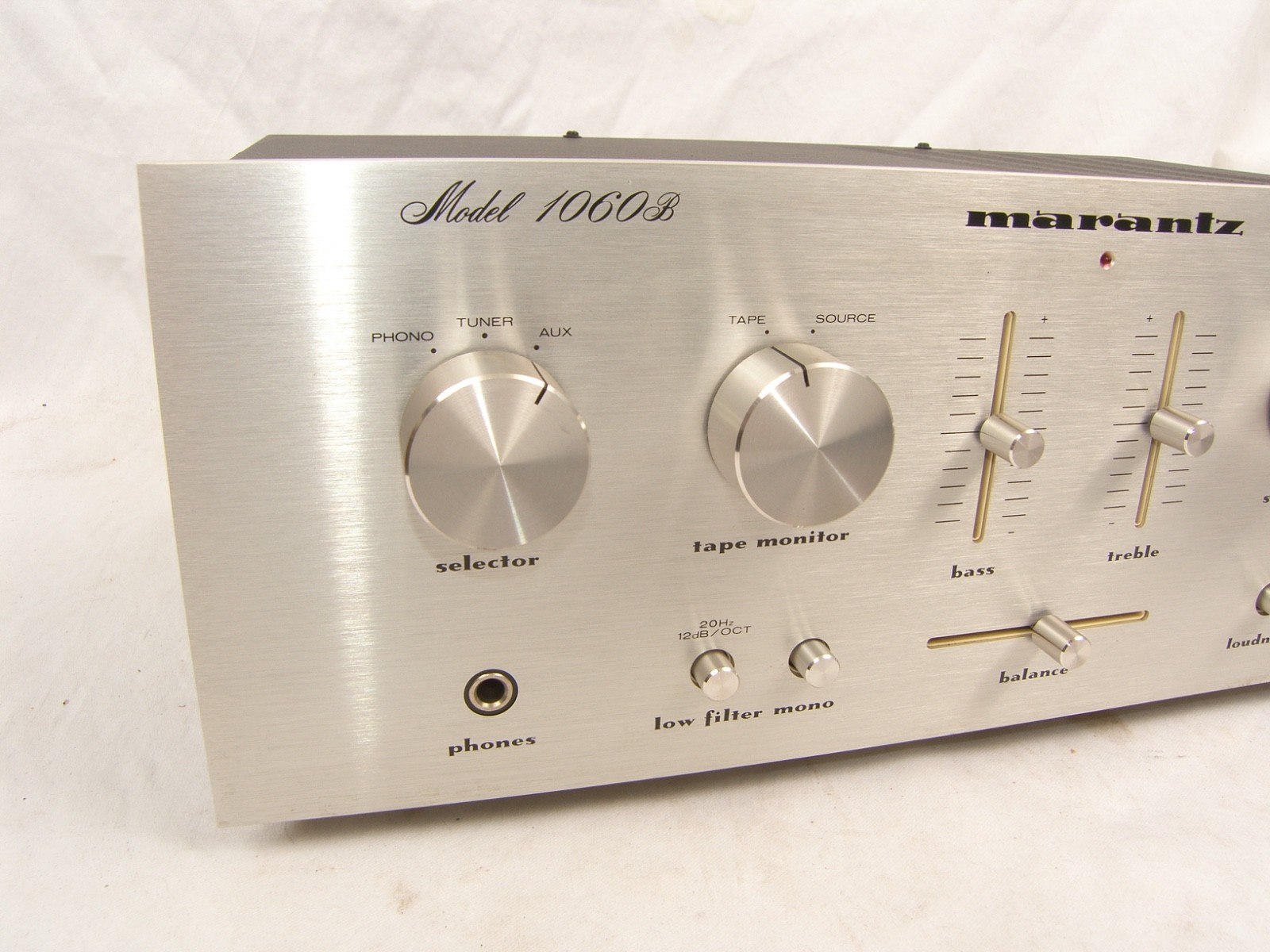 Vintage Marantz 1060B Integrated Stereo Amplifier 1970s Unrestored Sounds Nice