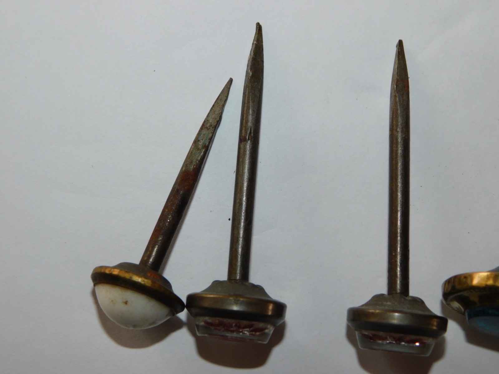 5 VINTAGE VICTORIAN SULFIDE GLASS PICTURE FRAME HANGER DECORATIVE NAILS