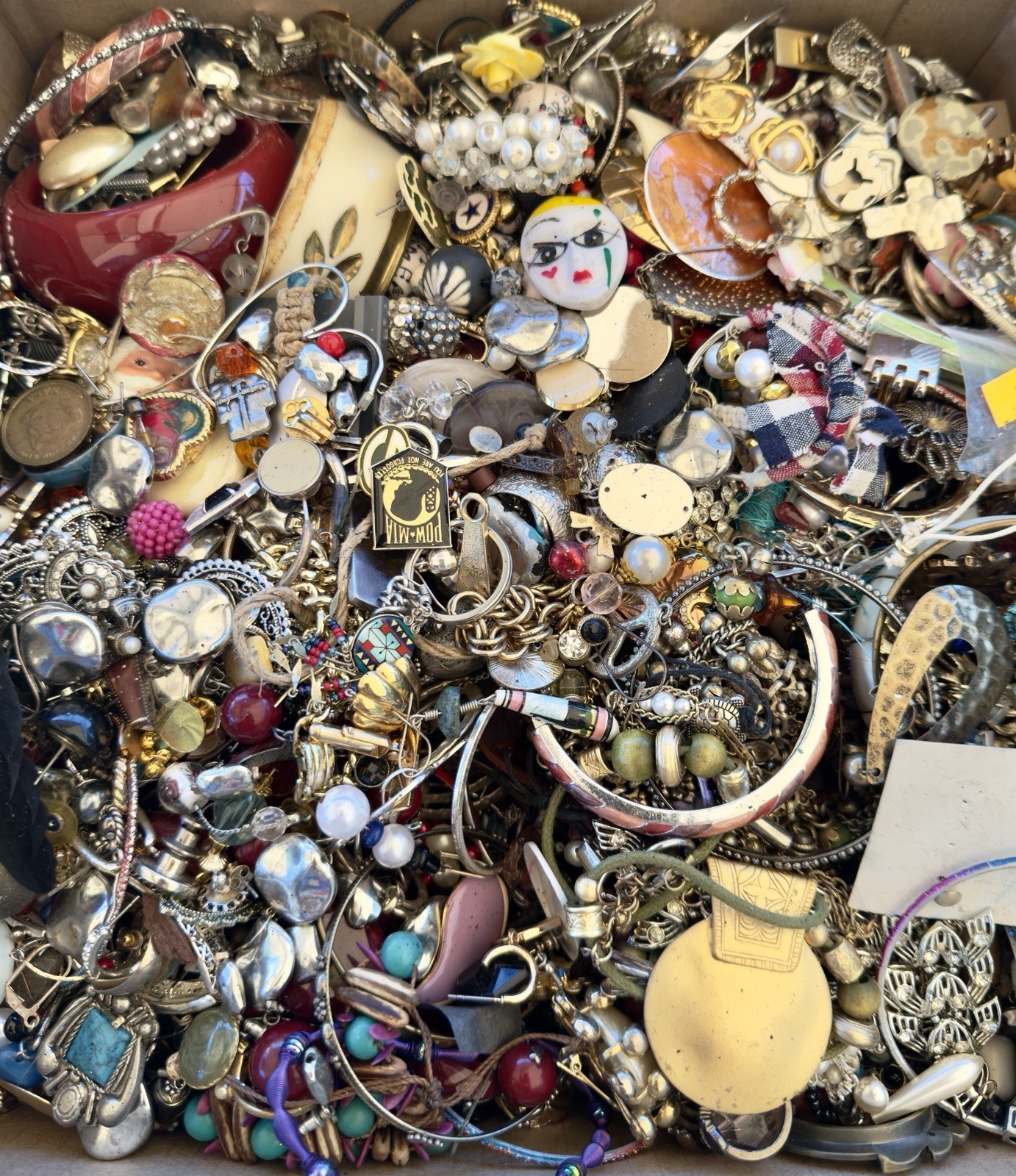 MIXED JEWELRY LOT CRAFT REPAIR, RESELL, REPURPOSE, VINTAGE TO NOW! 20 POUNDS
