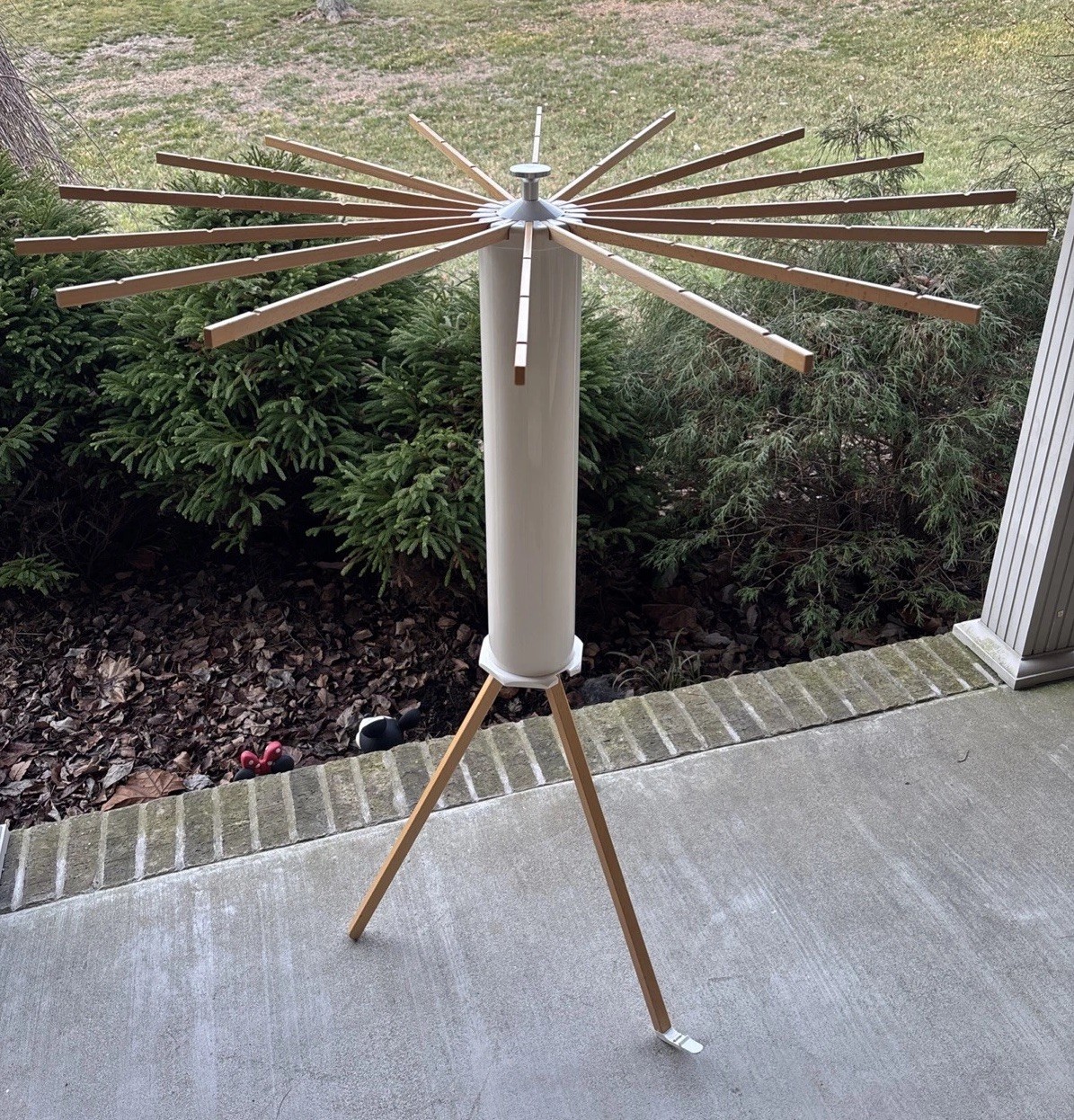 Tripod Clothes Drying Rack, Garment Rack Portable and Foldable Space Saving Rack