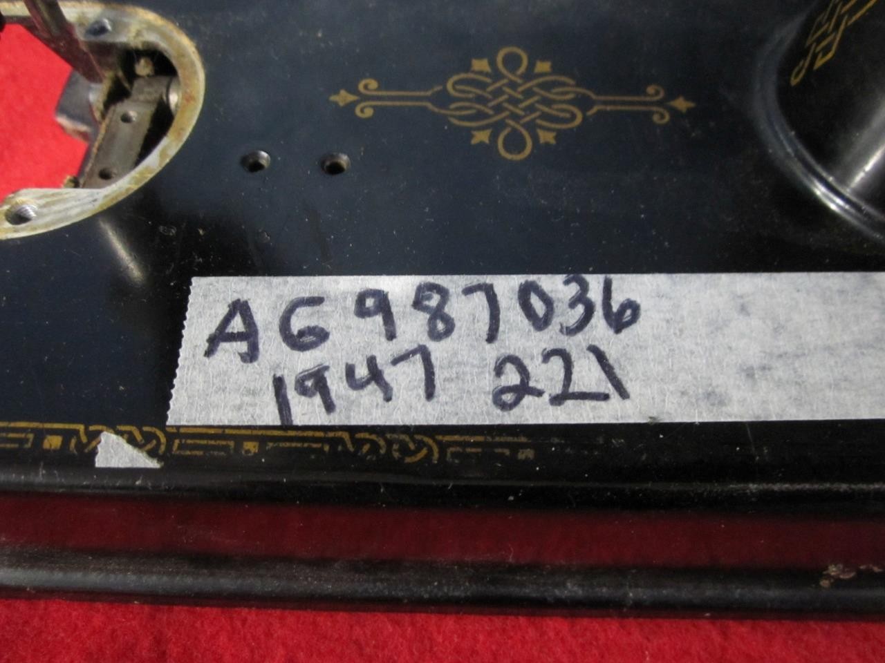 1947 SINGER 221 FEATHERWEIGHT SEWING MACHINE HULL FOR PARTS RESTORE