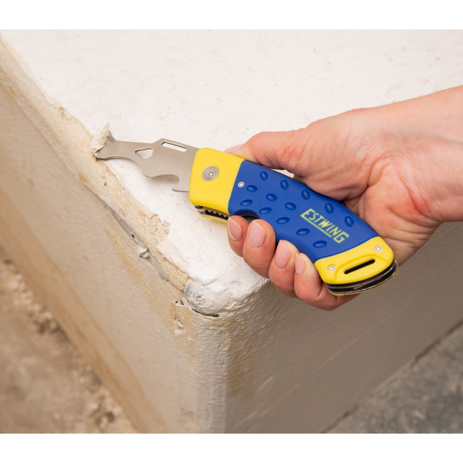 Estwing 2-In-1 Folding Painter's Tool with Retractable Utility Knife, 42465