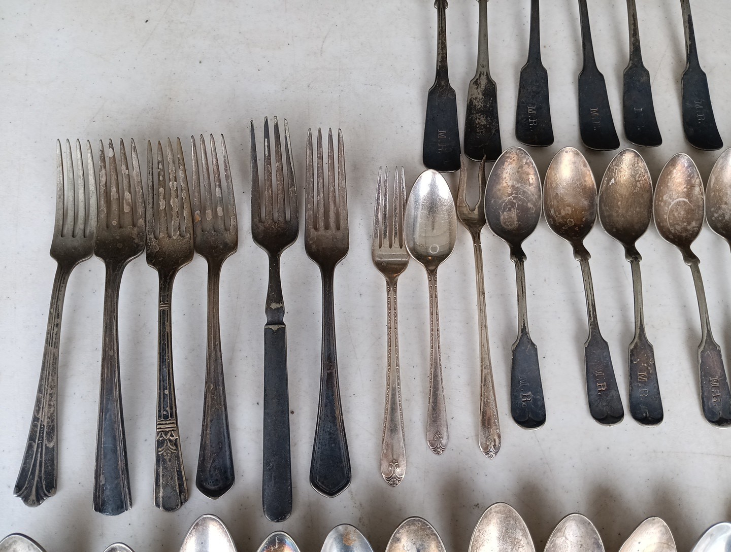 Lot Of 41 Vintage Silver Plate And Stainless WM Rogers Victor Silco Silverware