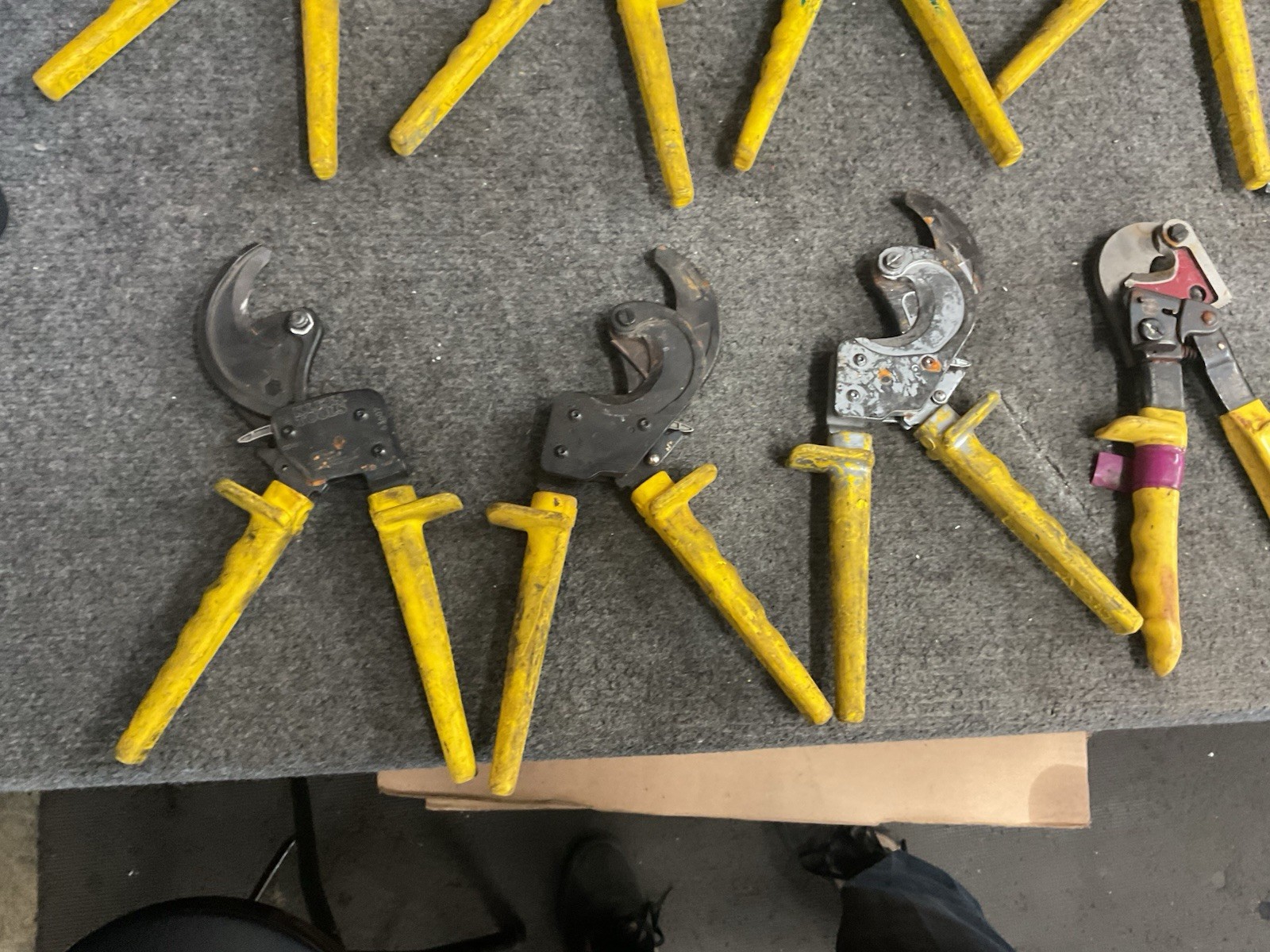 Lot of 3 Klein Tools Ratcheting Cable Cutters 63607 Moving Blade Klein