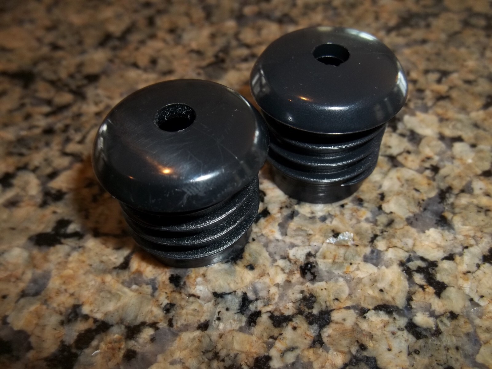 SCHWINN AIR DYNE AD3 AD4 HANDLEBAR GRIP PLUGS BLACK NEW ALL MODELS EXCEPT 1STGEN