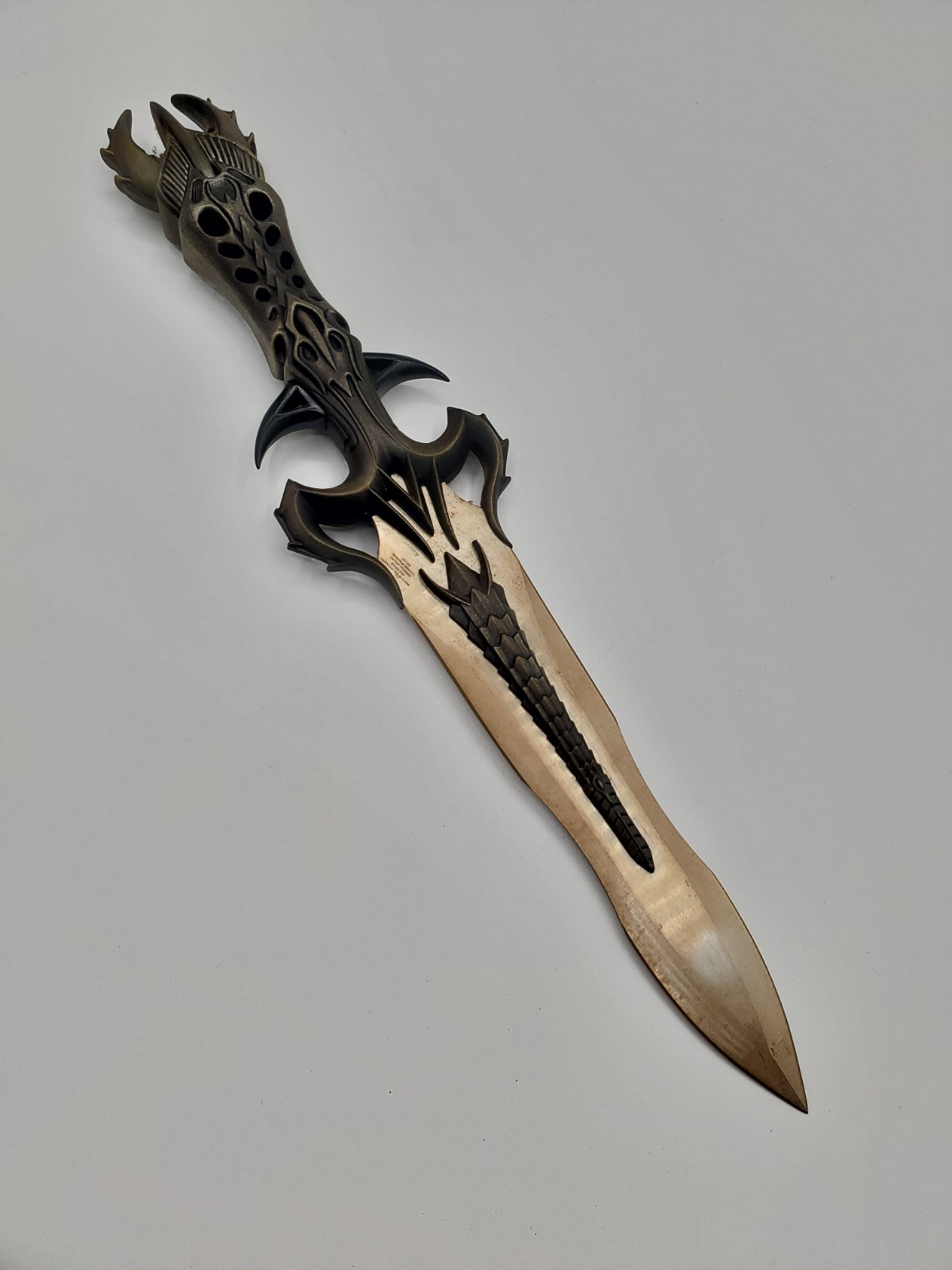 United Cutlery UC1404 Blades of Atlantis Triton's Blade With Stand And Box