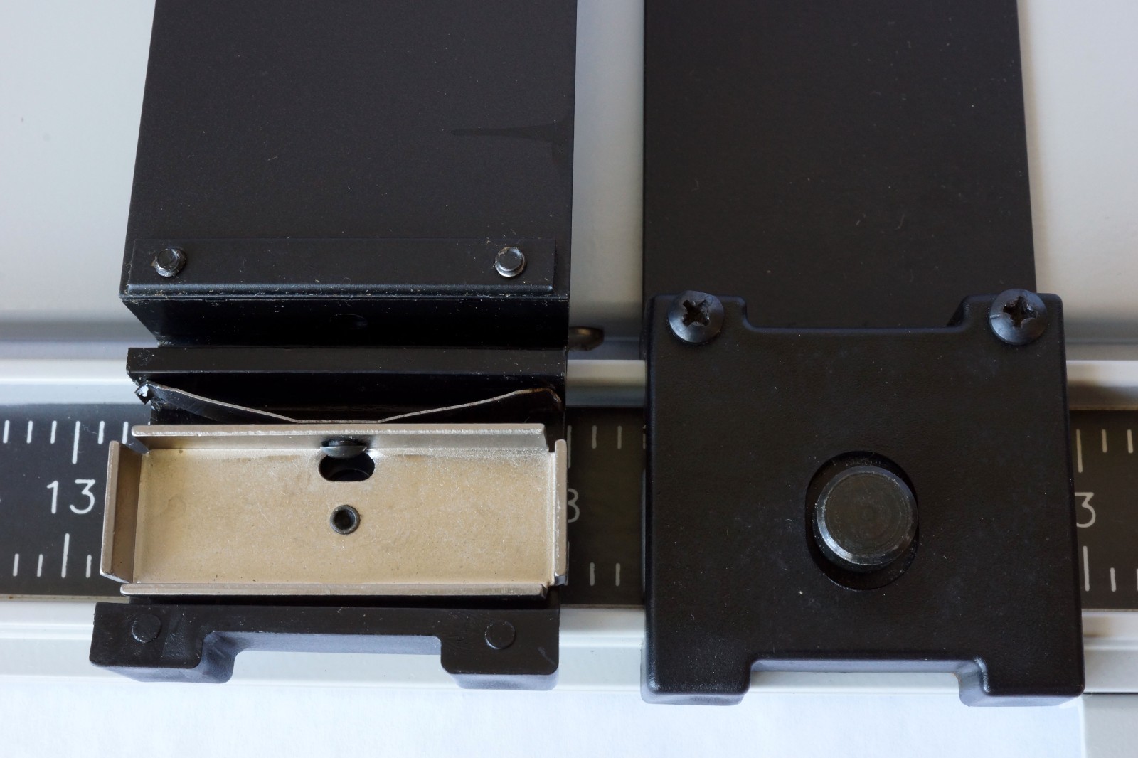 Beseler Universal 20 - 16x20 - 4 Blade Enlarging Easel Barely Used Good Working