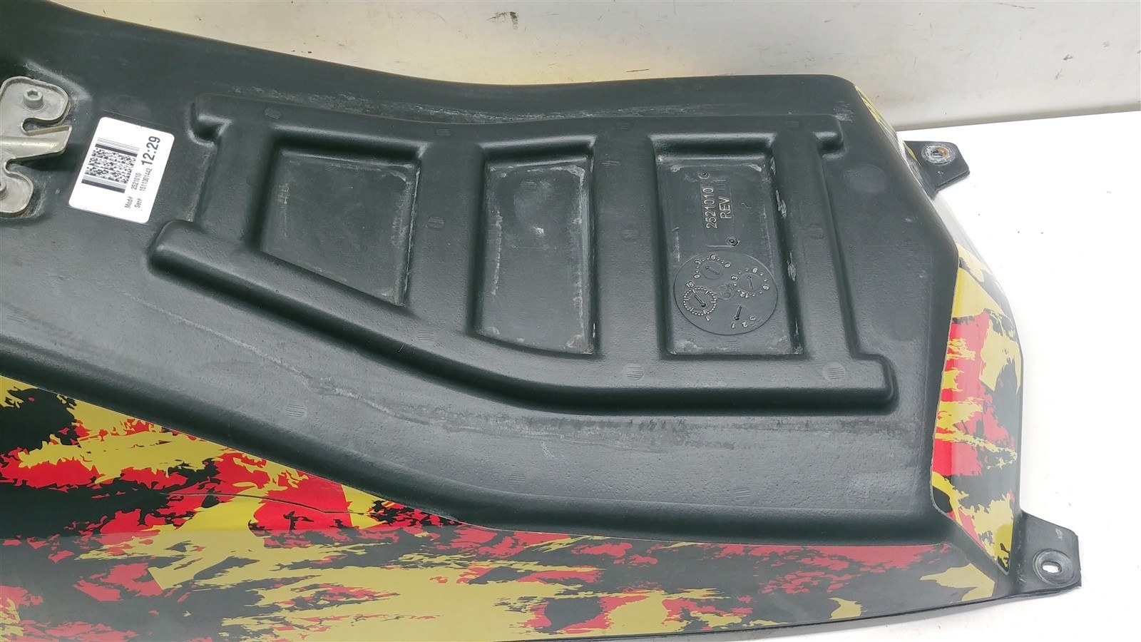 2014 Polaris Switchback Assault 800 #2 Gas Tank w Fuel Pump Assy 2521010 2204727